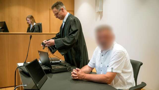 64-Jähriger erhält Geldstrafe wegen X-Posts mit «Hitlergruß»