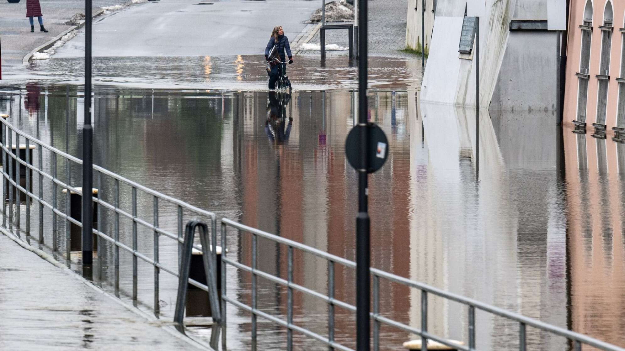 Hochwasserlage entspannt sich Überall fallende Pegelstände