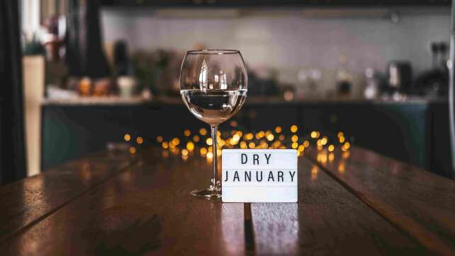 Dry January: Ist kompletter Alkoholverzicht wirklich gesund?