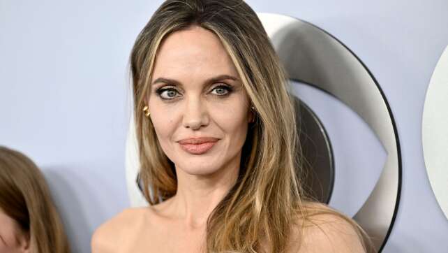 Angelina Jolie: Verlor Gesangsstimme nach Tod meiner Mutter