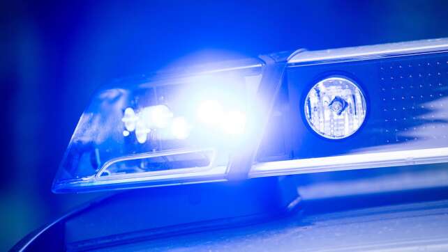 Unfall nach Flucht vor Polizei – Autofahrer schwer verletzt