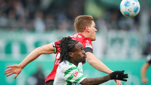 Hannover 96 rutscht aus: Fürth jubelt dank Futkeu