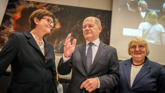 Scholz lässt SPD-Chefin stehen - und findet das «peinlich»