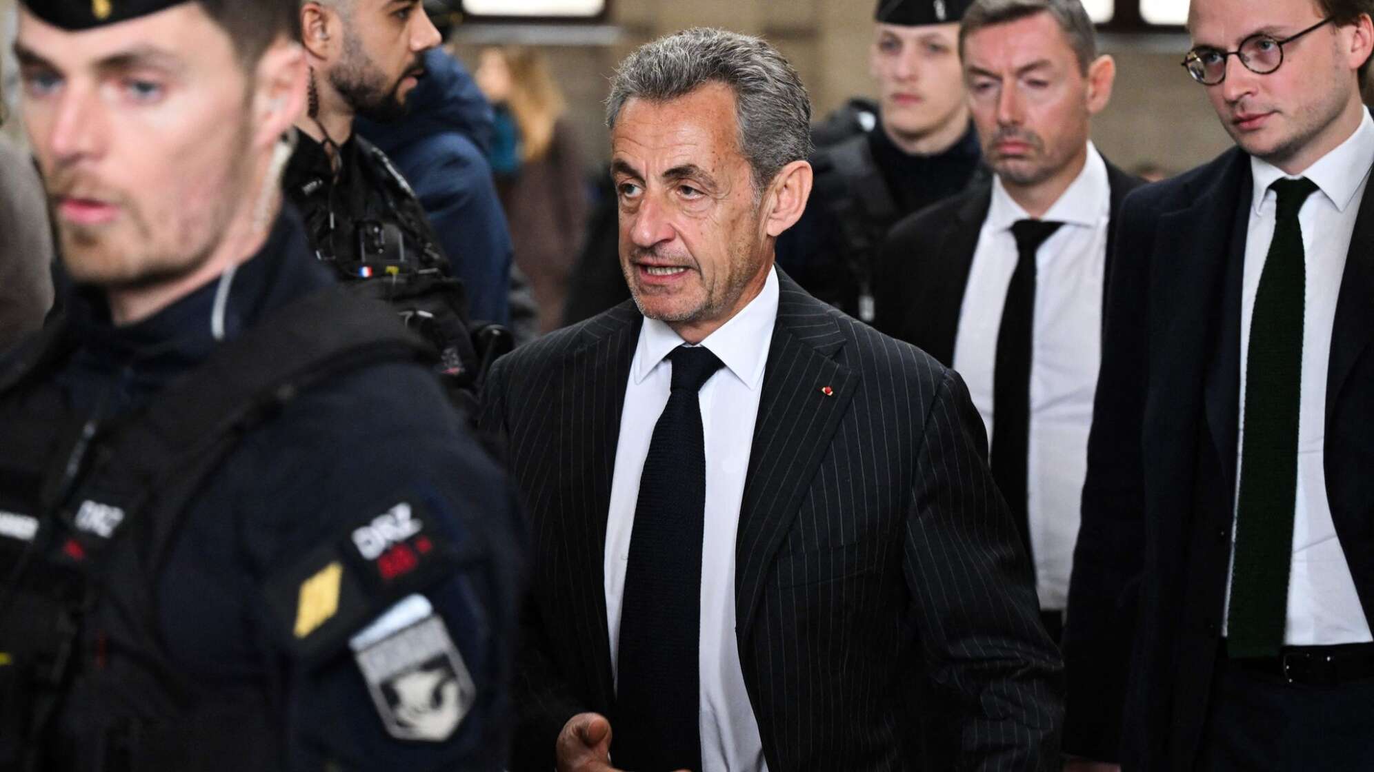 Ex-Präsident Sarkozy muss ein Jahr Haft mit Fußfessel verbüßen