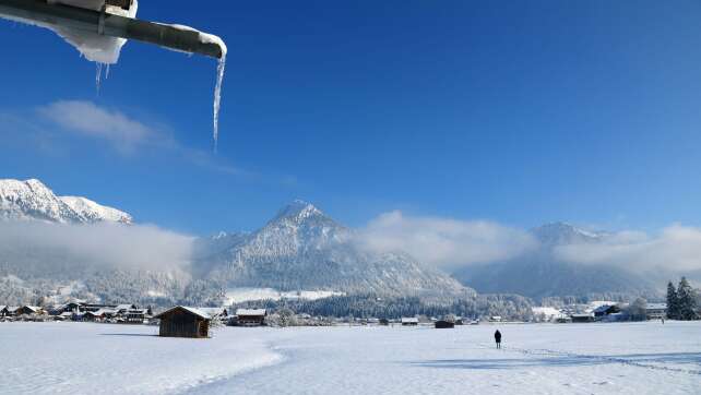 Alpen an Weihnachten dick verschneit