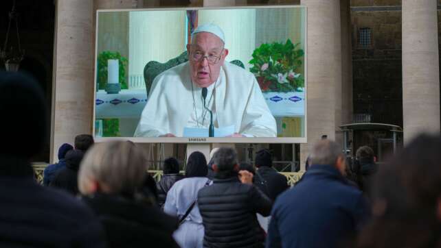 Papst hält wegen Erkältung Gebet von Wohnsitz aus