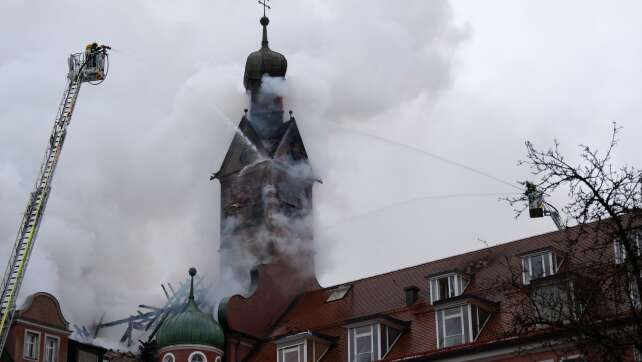 Mehrere Leichtverletzte bei Brand in Seniorenwohnheim