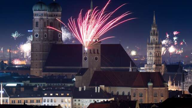 Deutschland begrüßt 2025 - Tote und Verletzte durch Böller