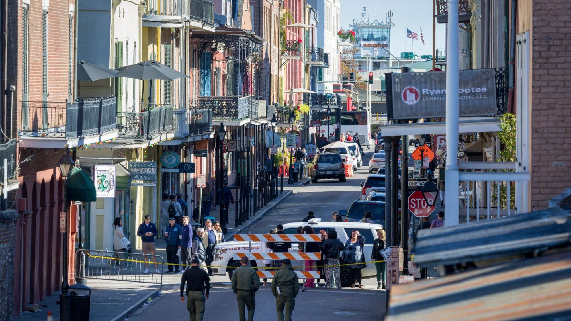 Auto fährt in Menschenmenge in New Orleans