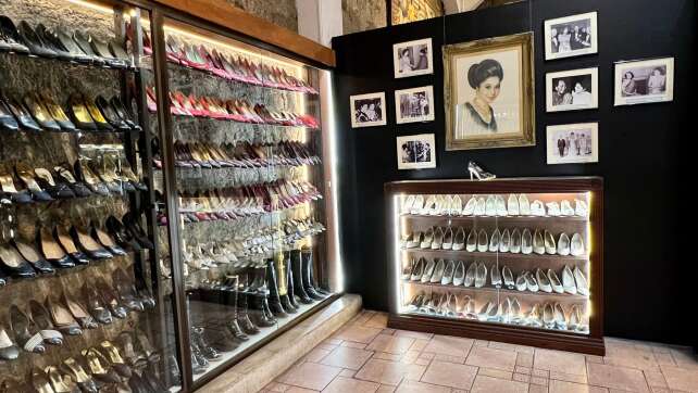 Pumps und Peeptoes: Museum zeigt Schuhe von Imelda Marcos