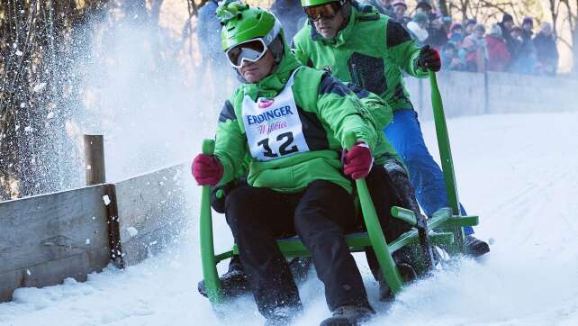 Ex-Wintersport-Stars beim Hornschlittenrennen in Garmisch