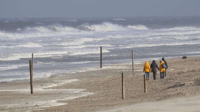 Sturm an der Küste - In der weiteren Woche Regen und Schnee