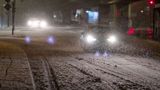 Unfälle auf glatten Straßen - DWD erwartet Neuschnee