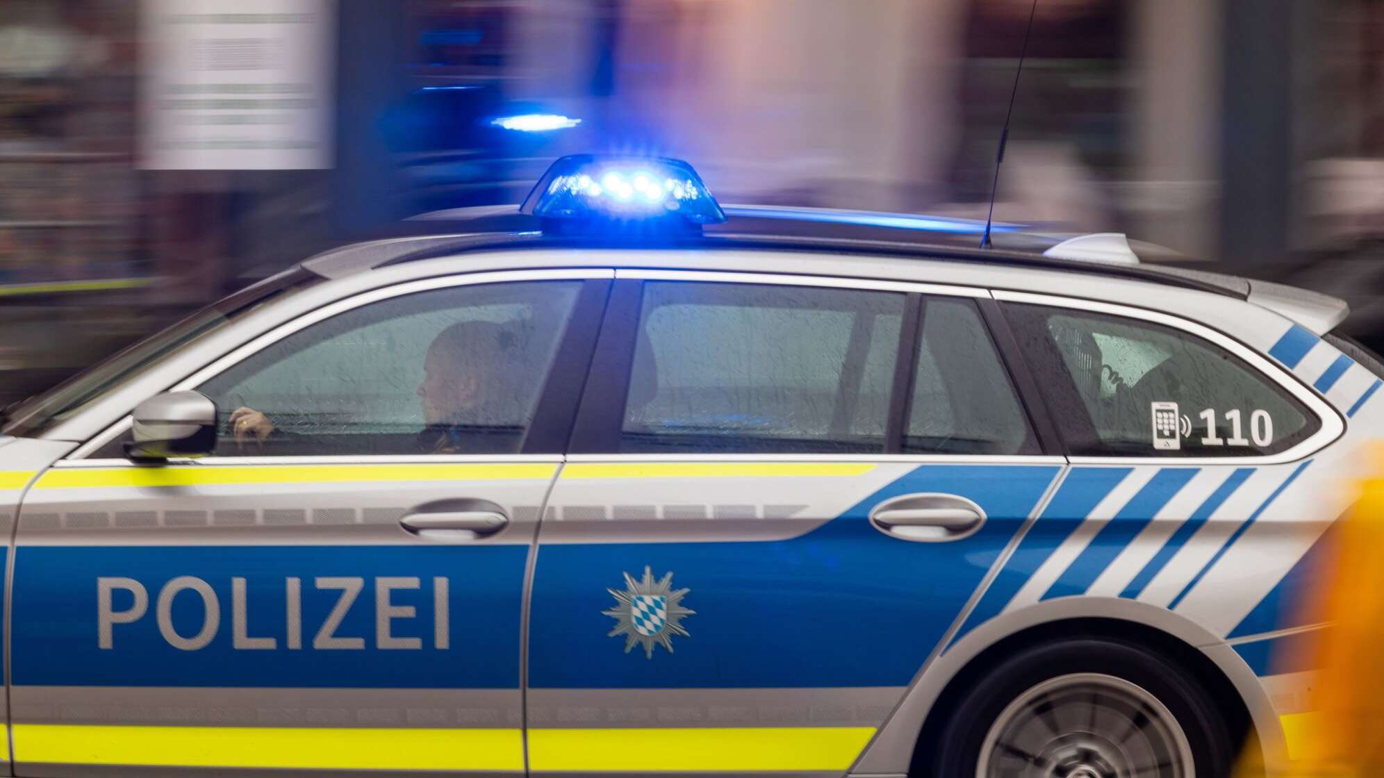 Polizei mit Blaulicht