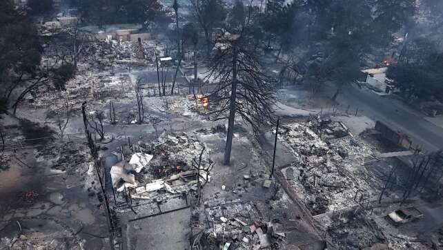 Verheerende Brände in Los Angeles: Wind-Pause macht Hoffnung