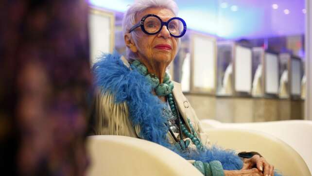 Nachlass von Mode-Ikone Iris Apfel wird versteigert