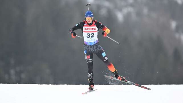 Strelow Elfter in Ruhpolding - Biathleten mit Ski-Problemen