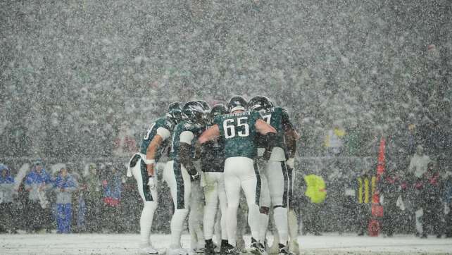 Sieg im Schnee: Eagles Gegner der Commanders in NFL-Playoffs