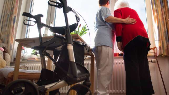 Krankenkasse: Immer mehr Menschen in Bayern pflegebedürftig