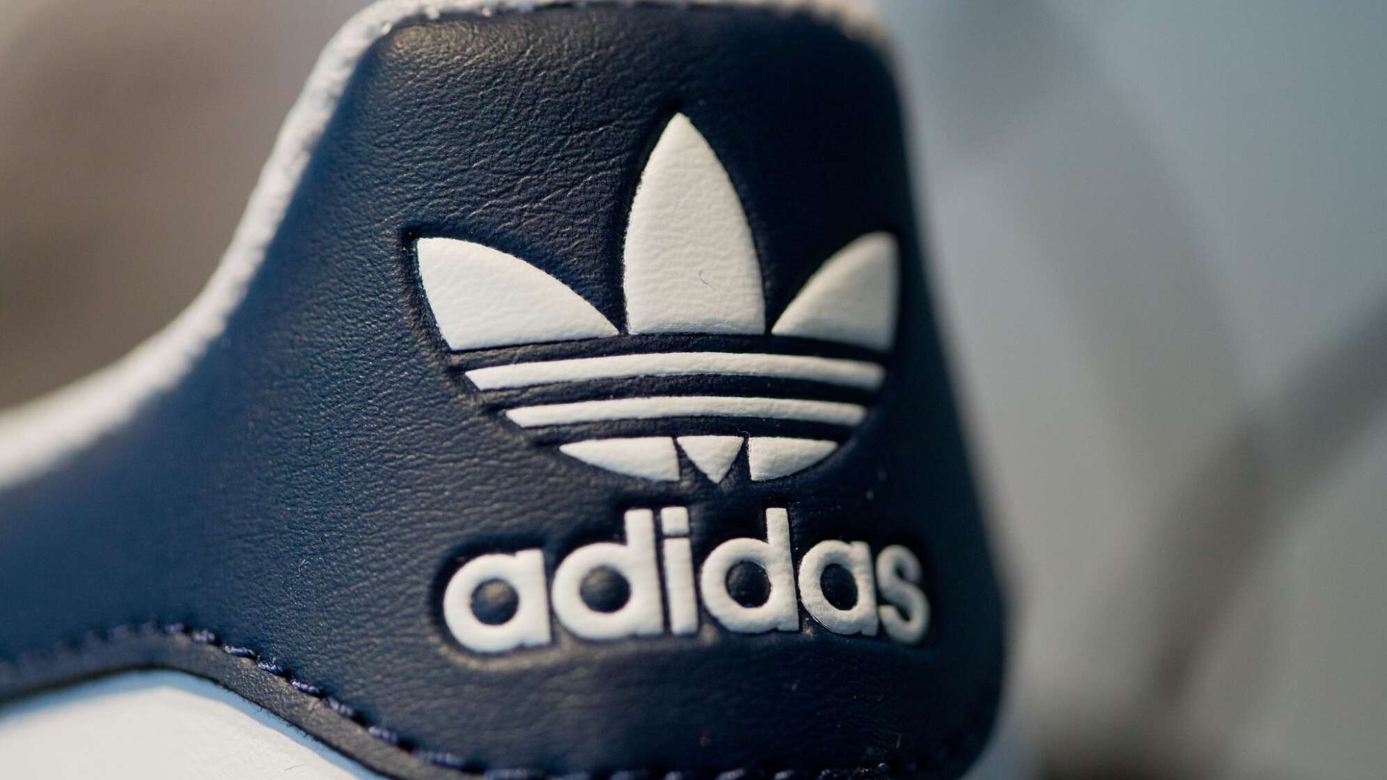 Adidas will sparen