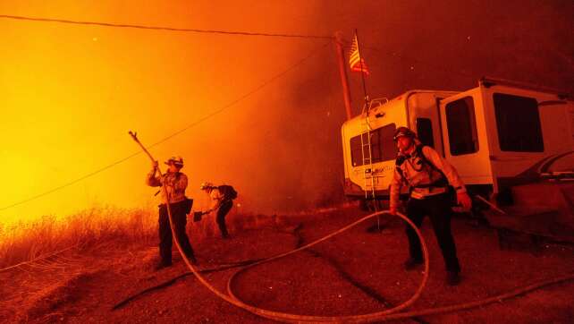 Feuerwehr in Kalifornien vor Trump-Besuch weiter im Einsatz