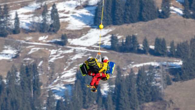 Stürze überschatten ersten Streif-Sieg von Ski-Star Odermatt