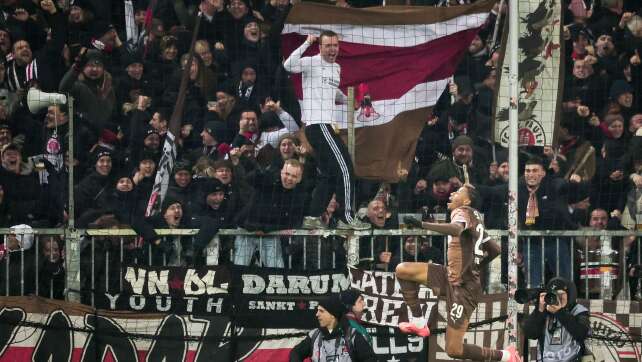 Doppeltorschütze lässt St. Pauli gegen Union jubeln