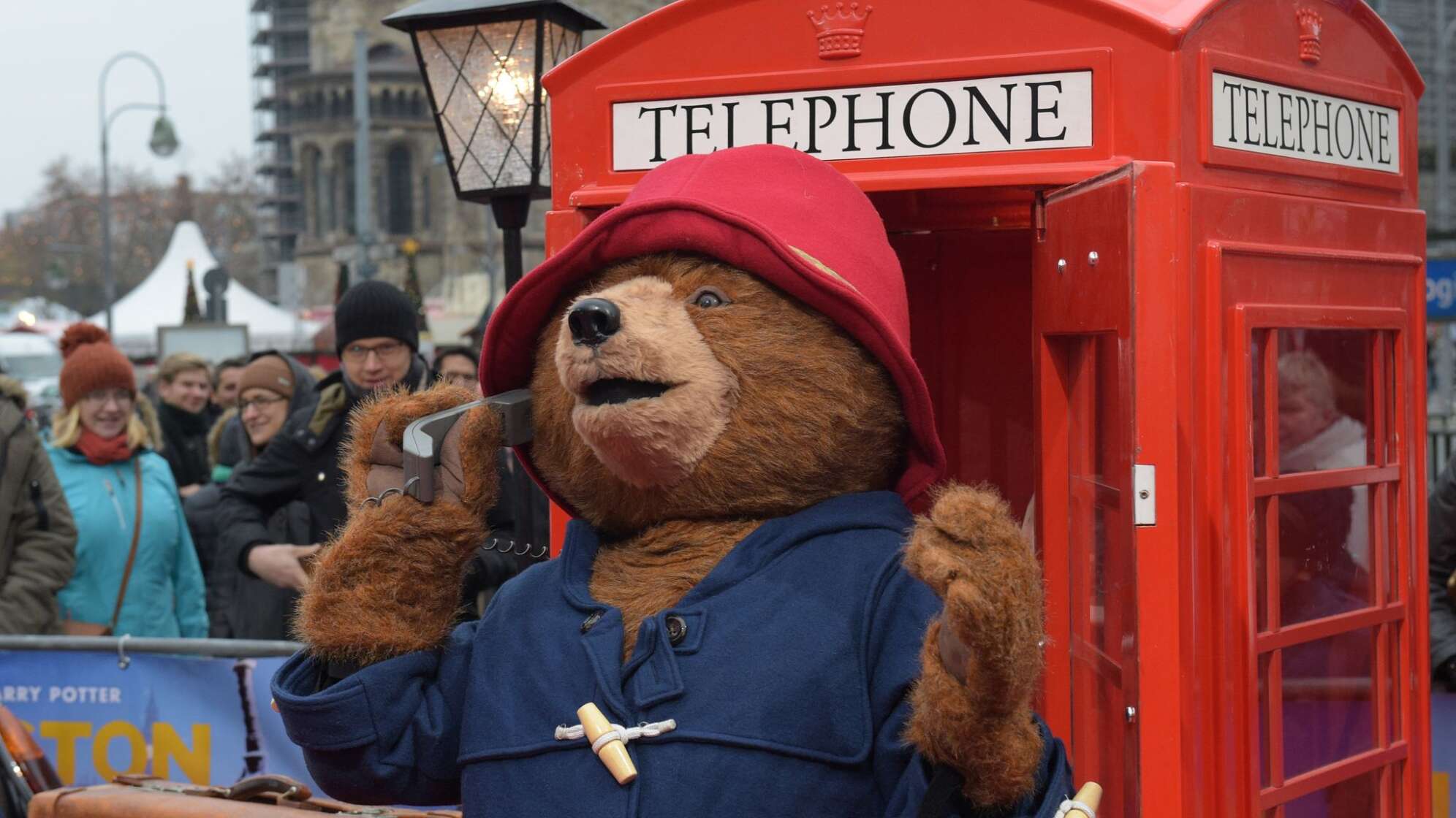 Paddington und rote Telefonzelle