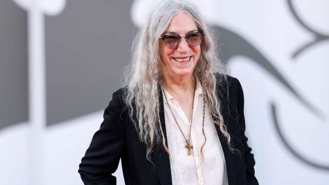 Schwindel auf der Bühne - Patti Smith beruhigt ihre Fans