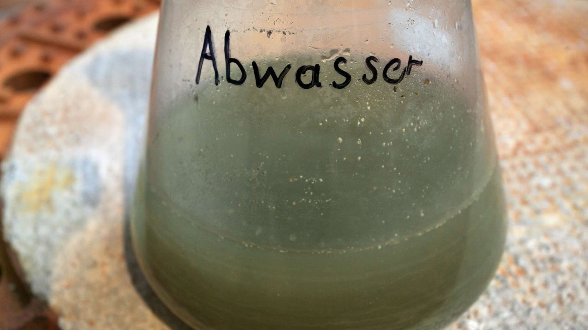 Coronavirus - Probeentnahme Abwasser