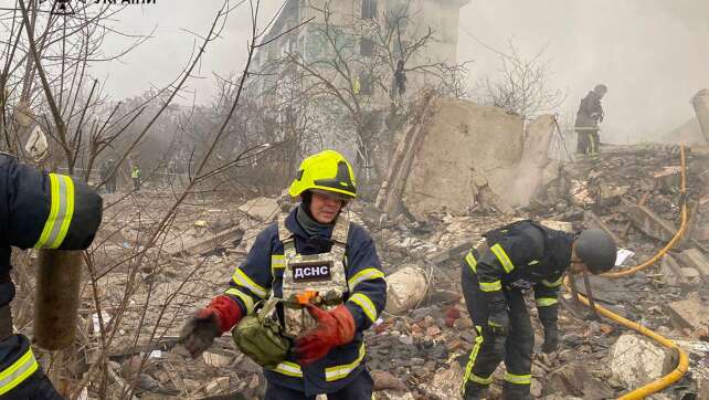 Tote und Verletzte bei russischen Luftschlägen in Ukraine