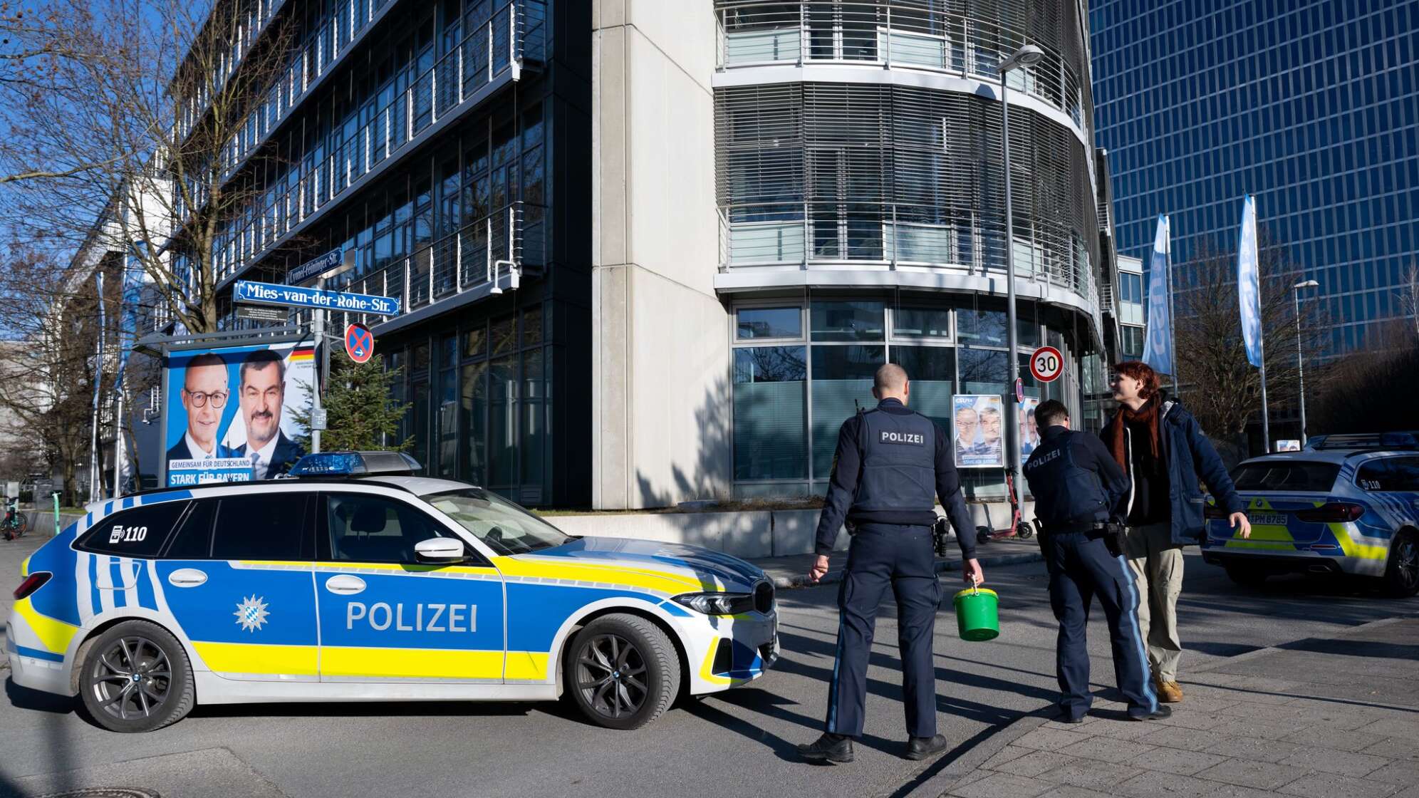 Protestaktion vor der CSU-Zentrale - München