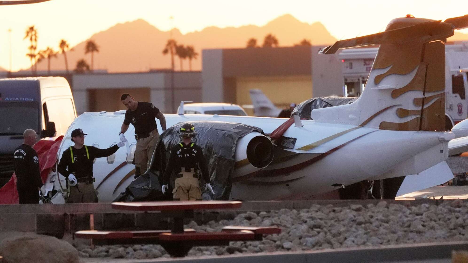 Flugzeug in den USA stößt mit weiterem am Boden zusammen