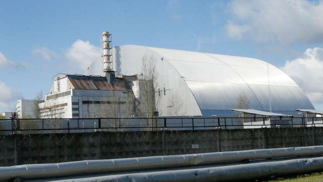 Selenskyj: Russische Drohne hat Tschernobyl-Hülle beschädigt