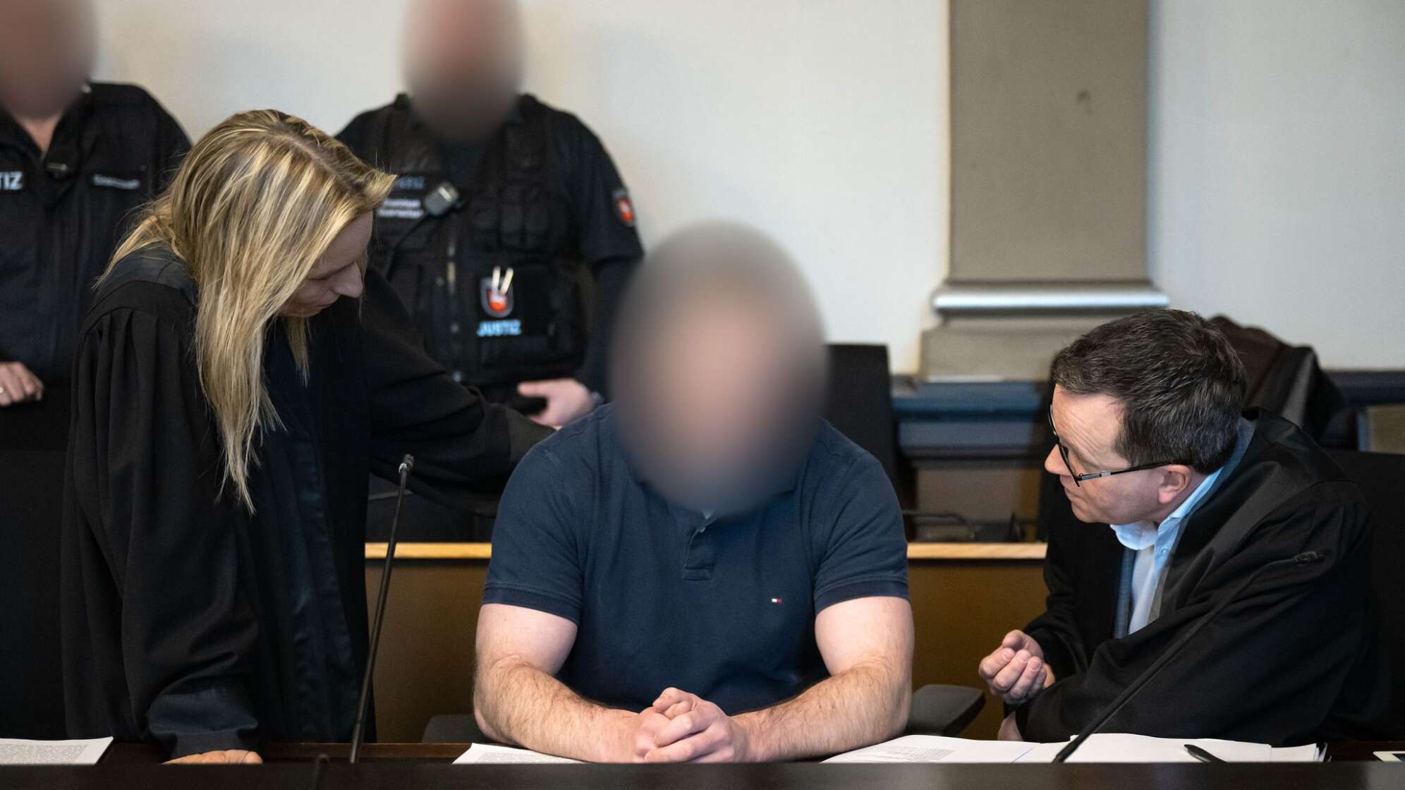 Prozess gegen wegen Mordserie angeklagtem Soldaten