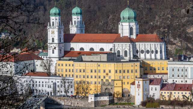 Bayerns katholische Bischöfe tagen in Passau