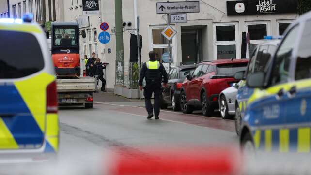 Schüsse am Bielefelder Gericht: lebensgefährlich Verletzter