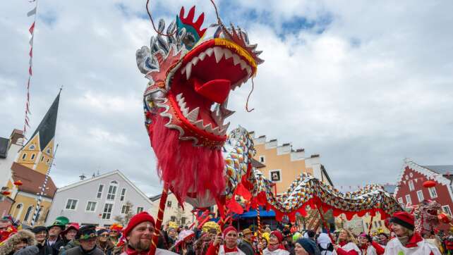 Tausende wieder beim Chinesenfasching an der Altmühl