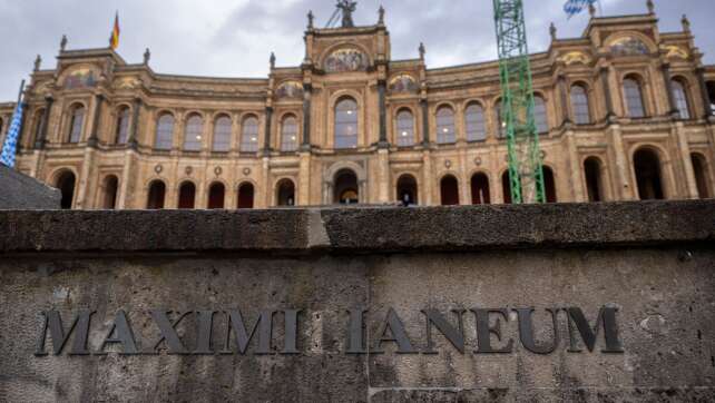 Blume entschuldigt sich in Debatte um NS-Raubkunst