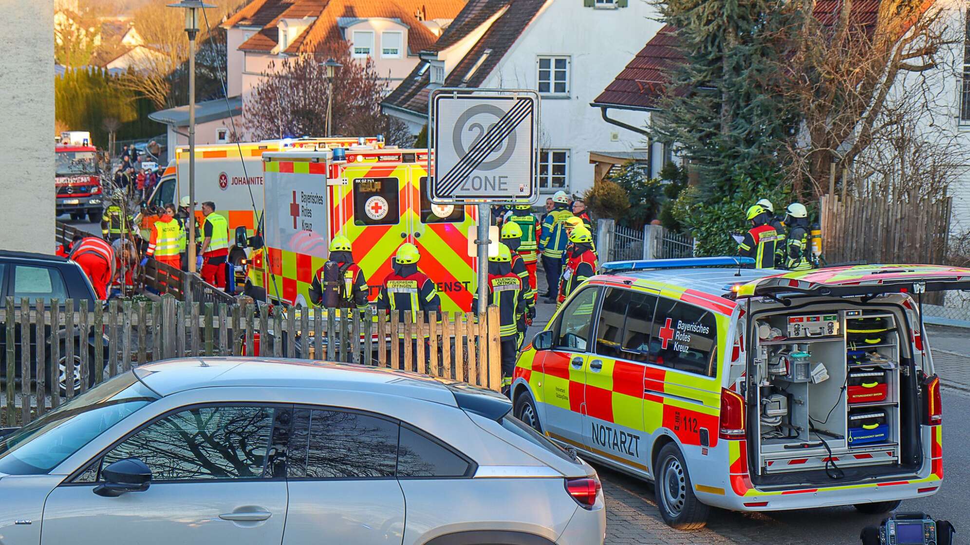 Gasaustritt in Wohnhaus - mehrere Verletzte