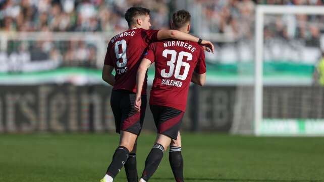 1. FC Nürnberg siegt glücklich: Klose sauer auf Tzimas