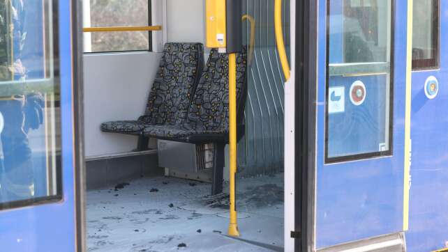 Frau in Tram angezündet - Diskussion über Femizide