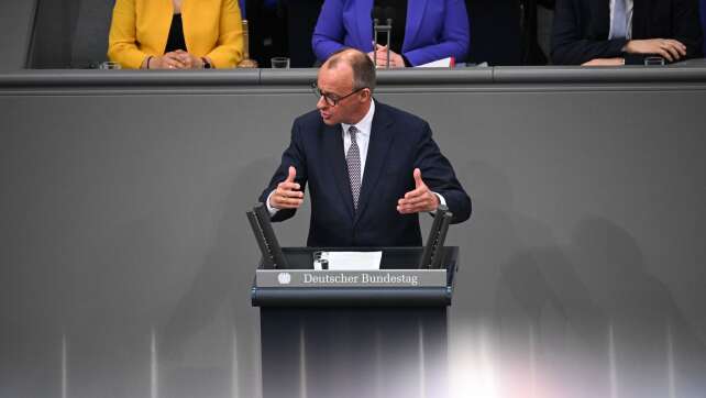 Bundestag stimmt für historisches Schuldenpaket