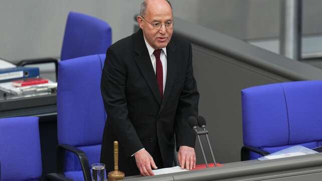 Neuer Bundestag: Gysi eröffnet Sitzung mit politischer Rede