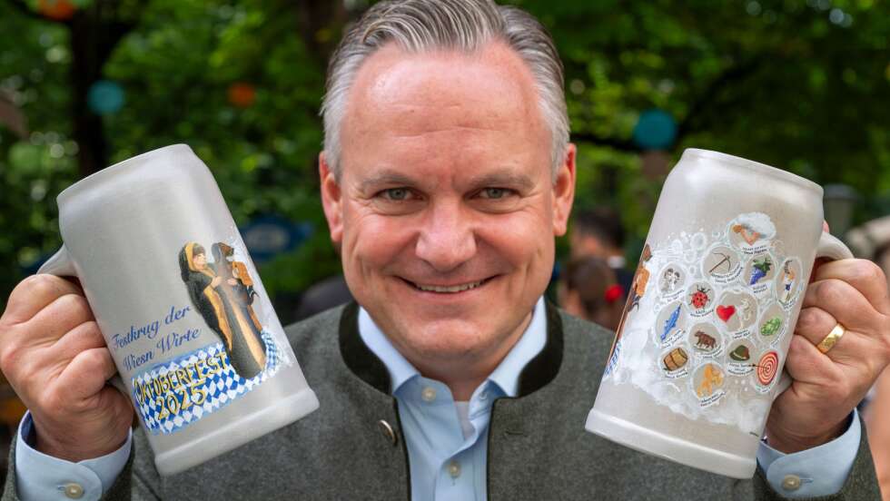 Wirtekrug: Münchner Kindl mit Bier und Dackel