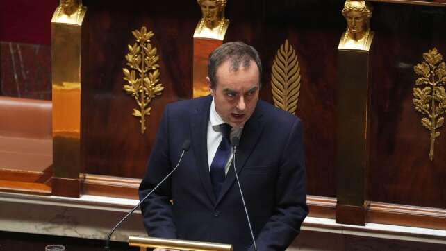 Frankreichs Premier setzt umstrittene Rentenreform aus
