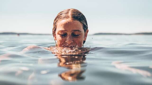 Warum wir öfter bieseln müssen, wenn wir im See baden