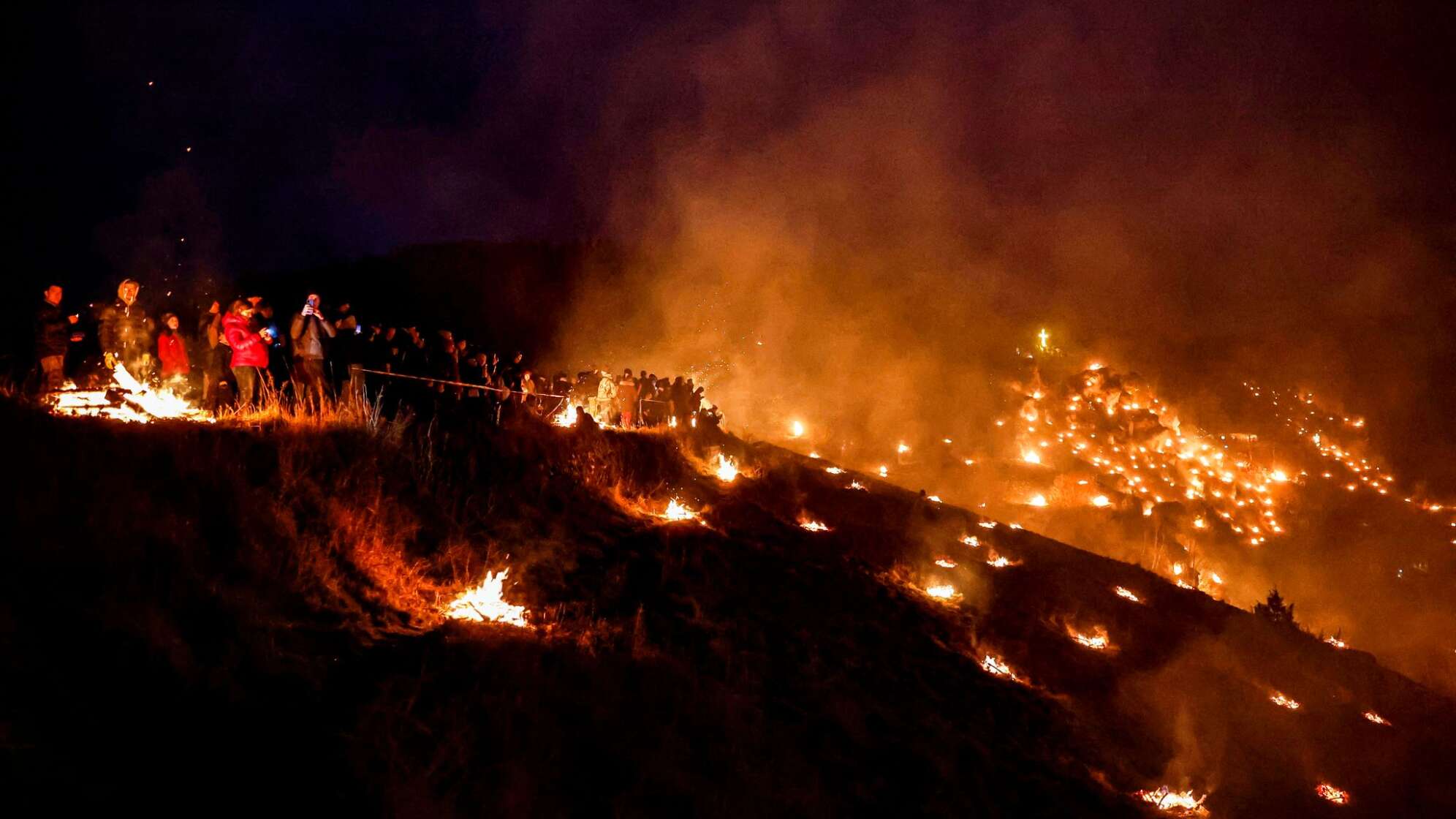 Lichterprozession zum katholischen Fest der "Ewigen Anbetung"