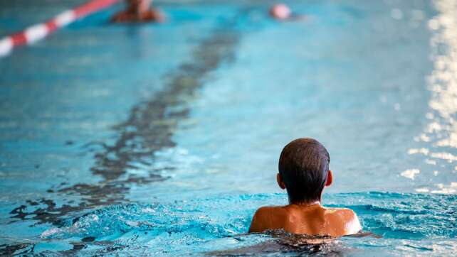 Schwimmbäder in Bayern: Förderprogramm endet, politische Debatte entflammt