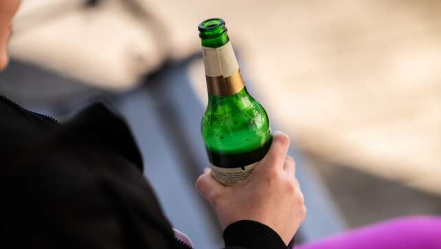 Ab wann trinkt man zu viel? Bei dieser Menge spricht man von Alkoholabhängigkeit